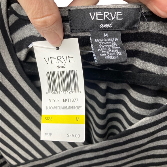 VERVE ami V-neck Top - Picture 7 of 8